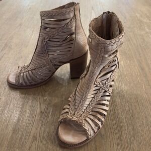 Freebird by Steven-Bela Heeled Cage Sandal Boho Boots-Leather Heels-Taupe-Sz 11